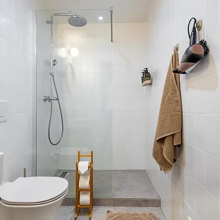 Modern With Skyline View Apartment Pressburg